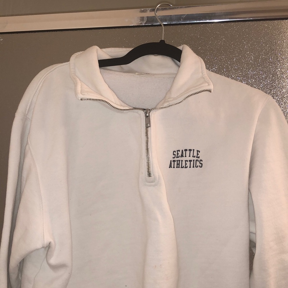 Brandy Melville Crewneck
